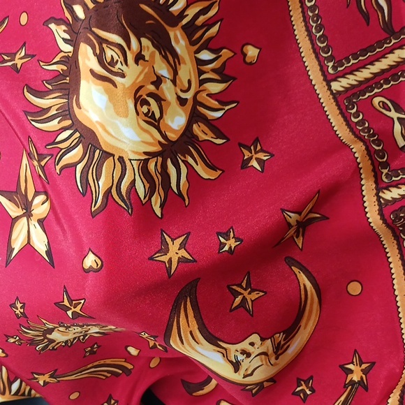 Gianni Versace Red Zodiac 100% Silk Scarf Not Signed (Design By Brand) Appr. 34" - Picture 6 of 7